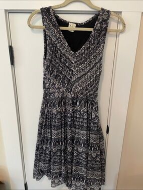 Made in San Francisco Sleeveless V-Neck Black & White Patterned Women's Dress M